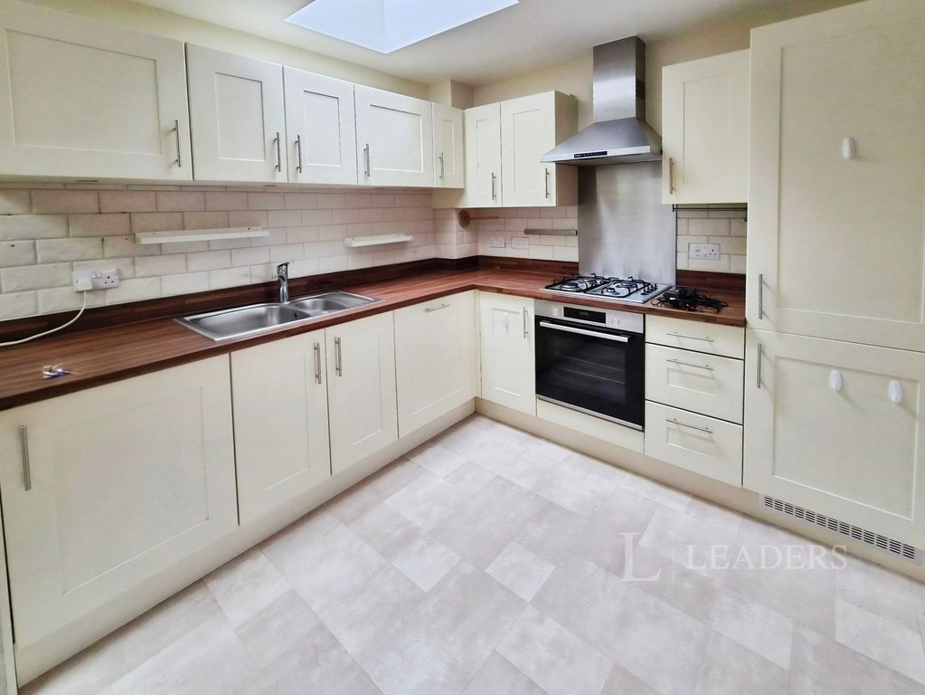 Property photo 3 of 10 Pbox-Img.Jpg