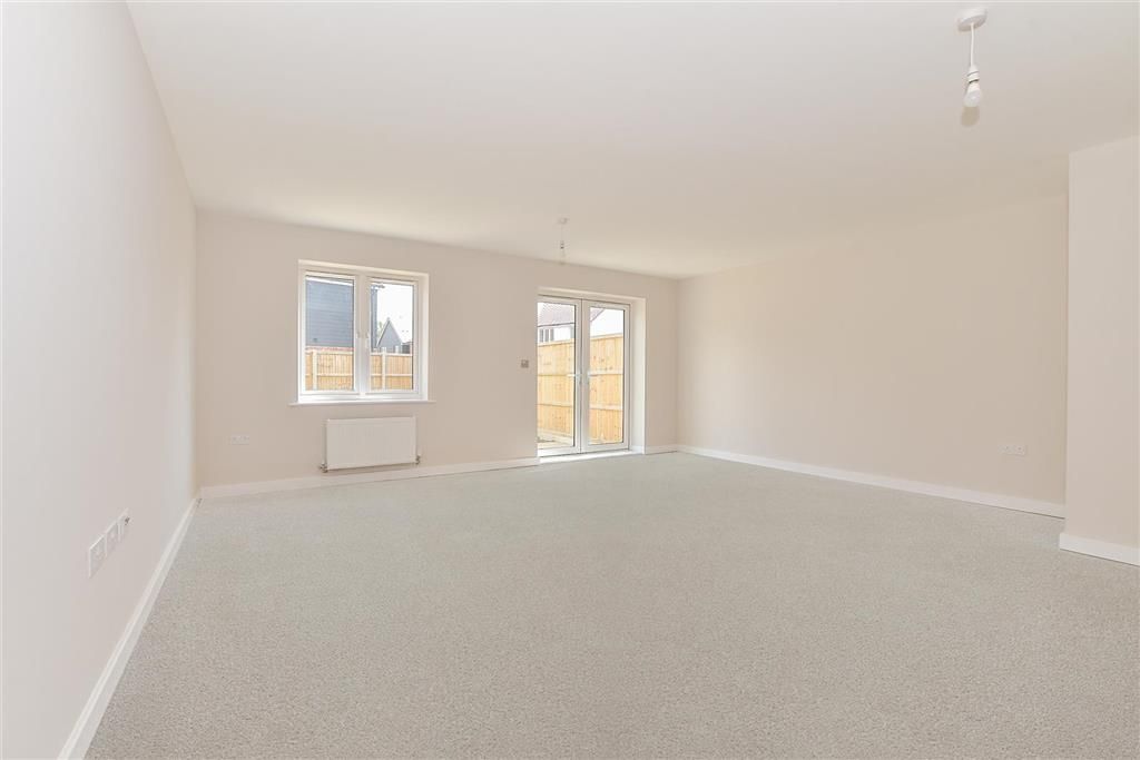 Property photo 1 of 13 Lounge