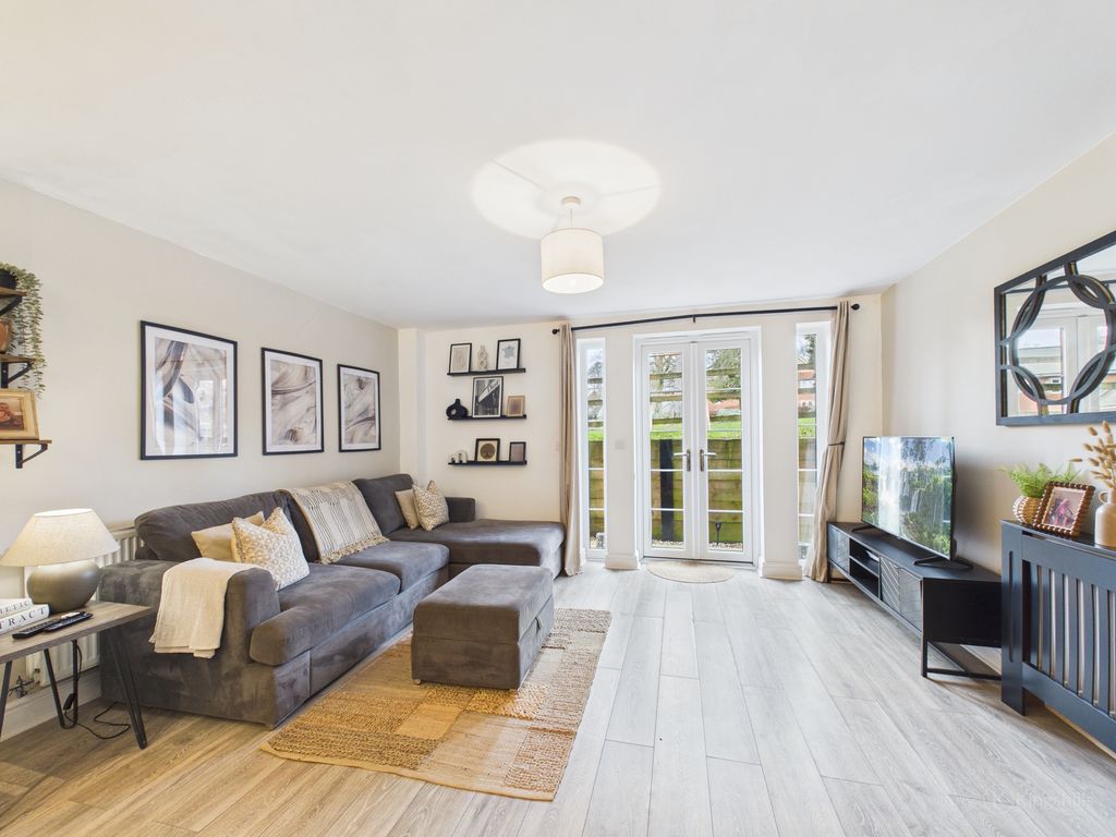 Property photo 3 of 16 Living Room