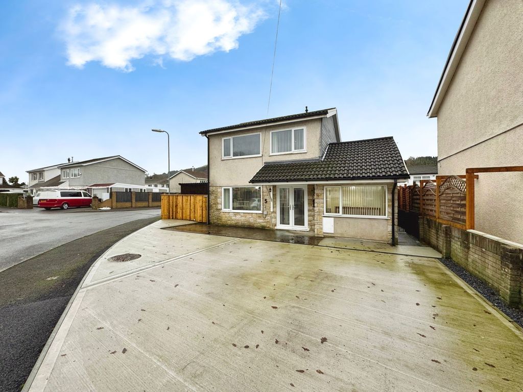 Property photo 3 of 37