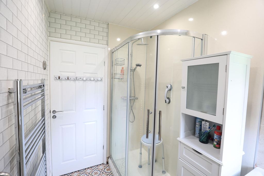 Property photo 3 of 10 Shower Room