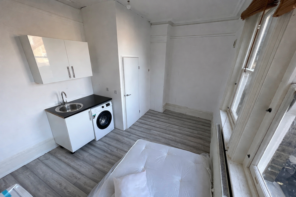 Property photo 1 of 2