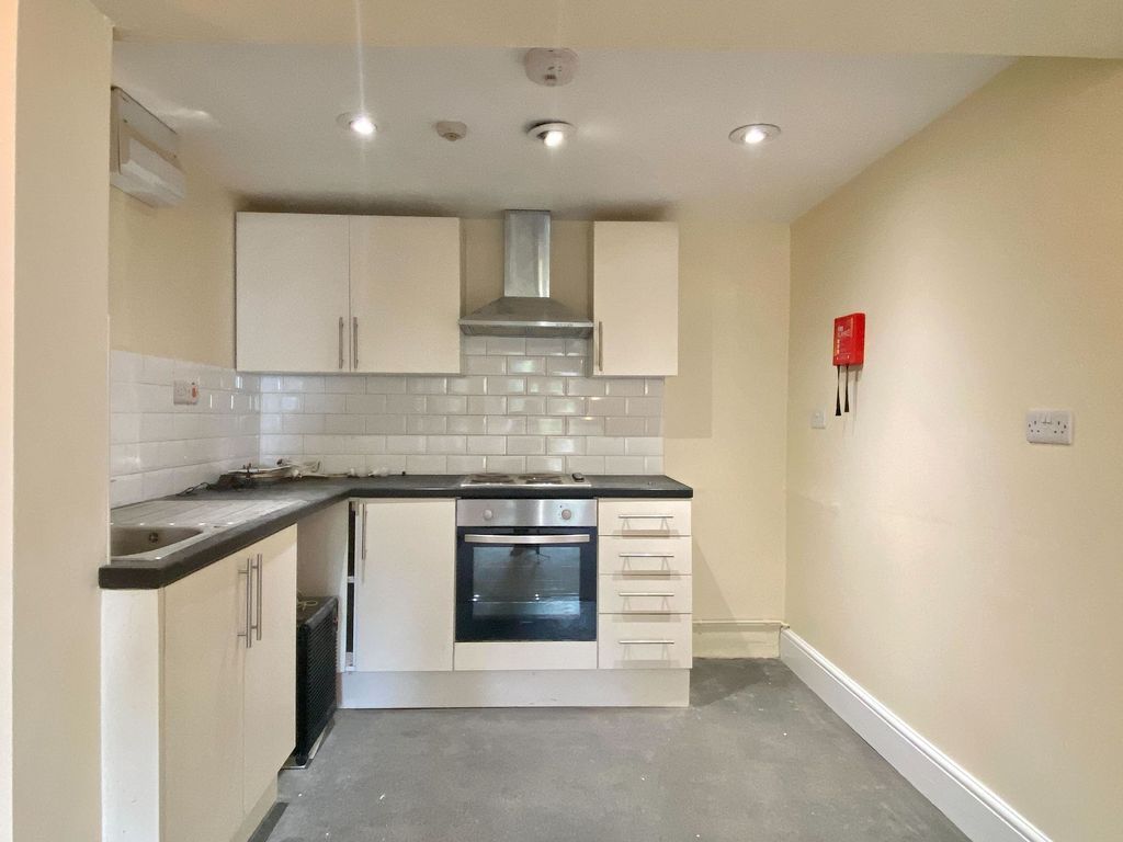 Property photo 3 of 15 Kitchen