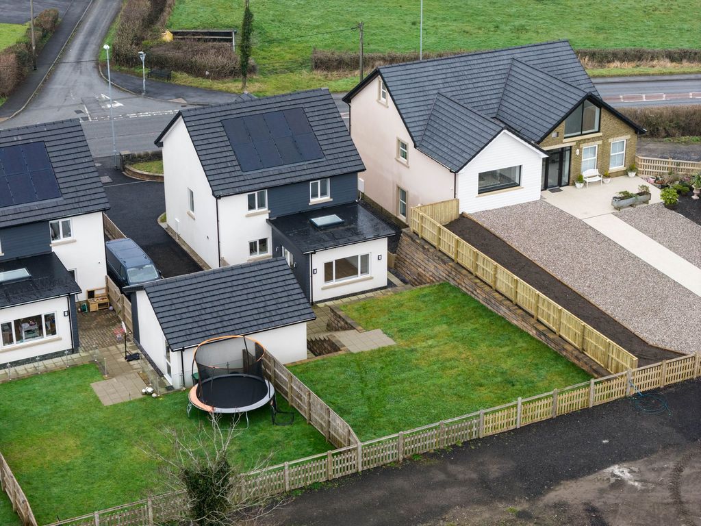 Property photo 3 of 39