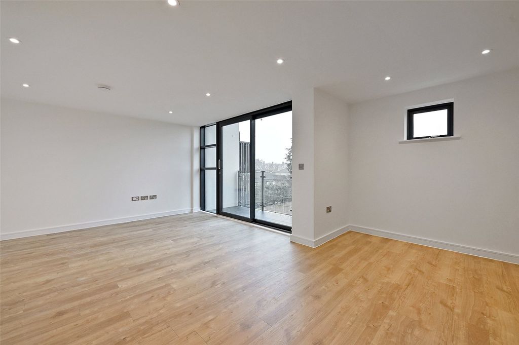 Property photo 2 of 11 Reception Room