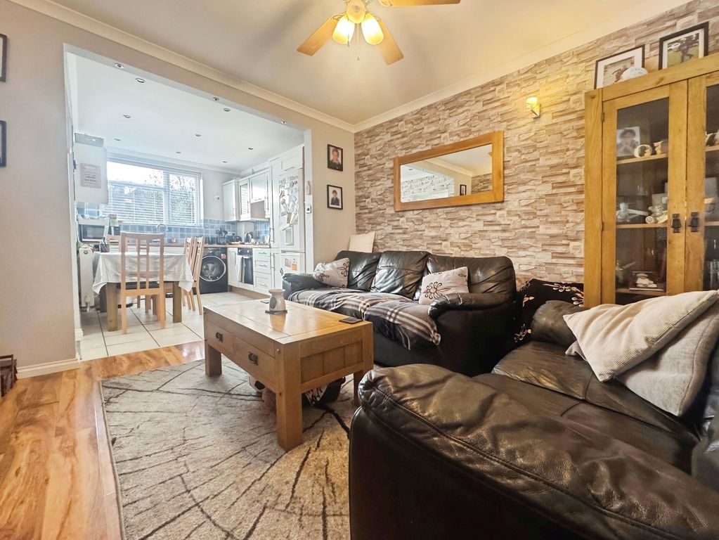 Property photo 3 of 14 Pbox-Img.Jpeg