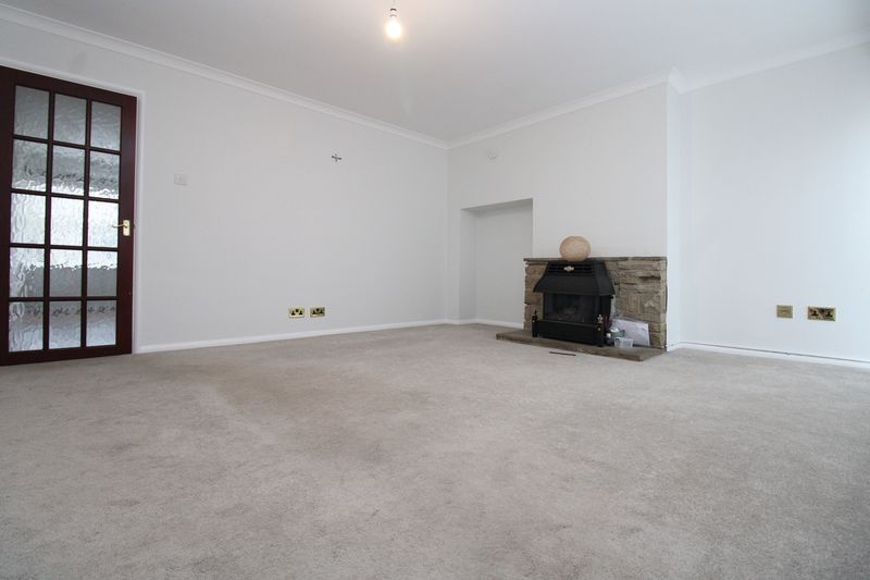 Property photo 2 of 9 Lounge