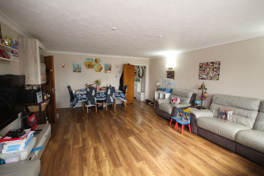 Property photo 3 of 12 Gallery
