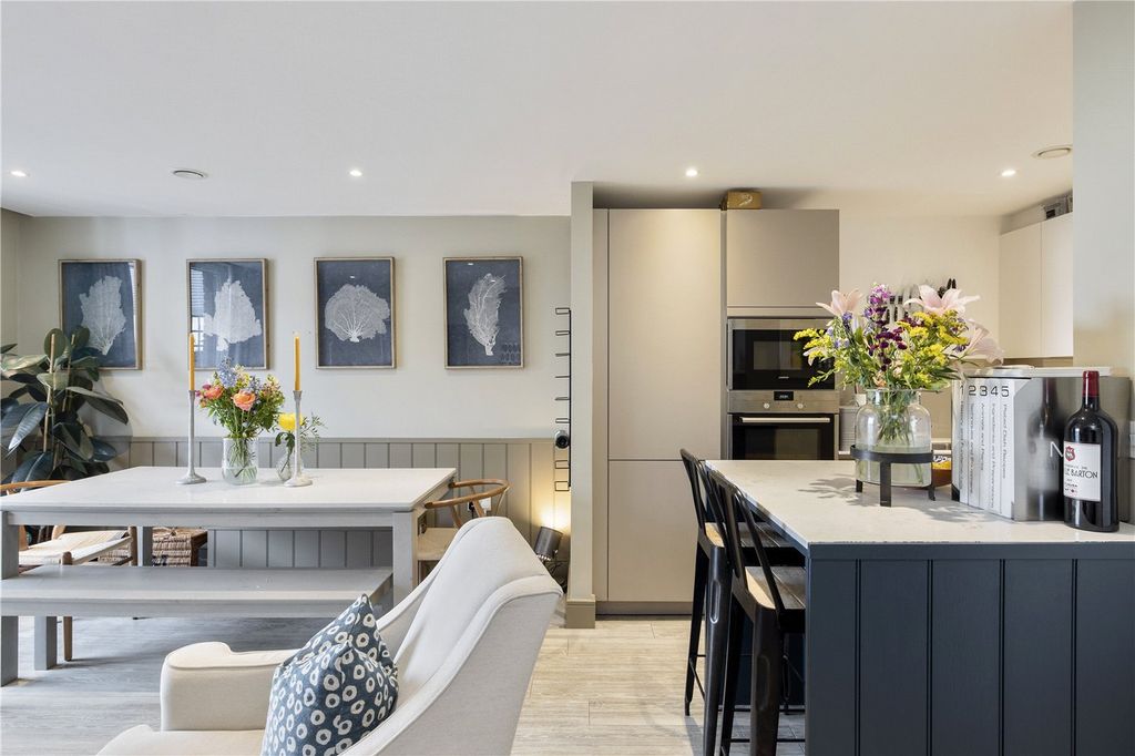 Property photo 3 of 22 Open-Plan Living