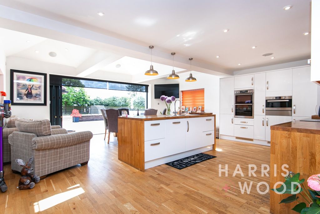 Property photo 2 of 62 4223203