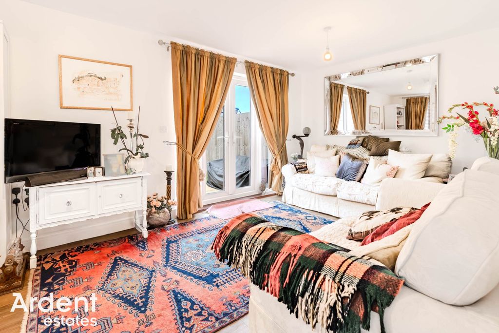 Property photo 3 of 18