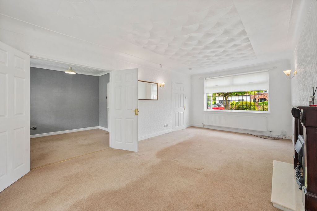 Property photo 2 of 27