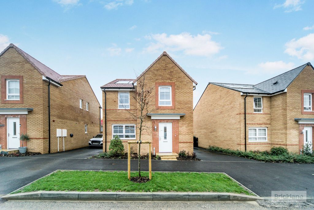 Property photo 1 of 14 Front