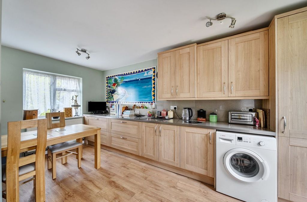 Property photo 3 of 11 1442383269E0Bab5B6006