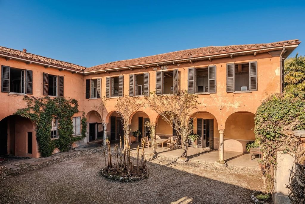 Property photo 1 of 18