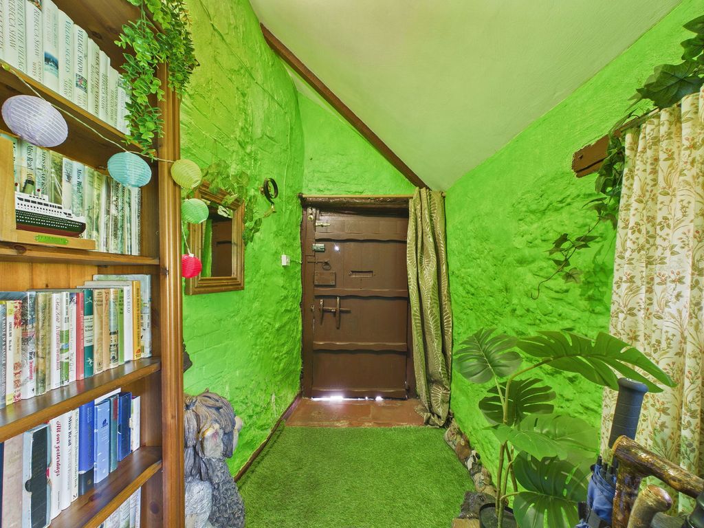 Property photo 2 of 18