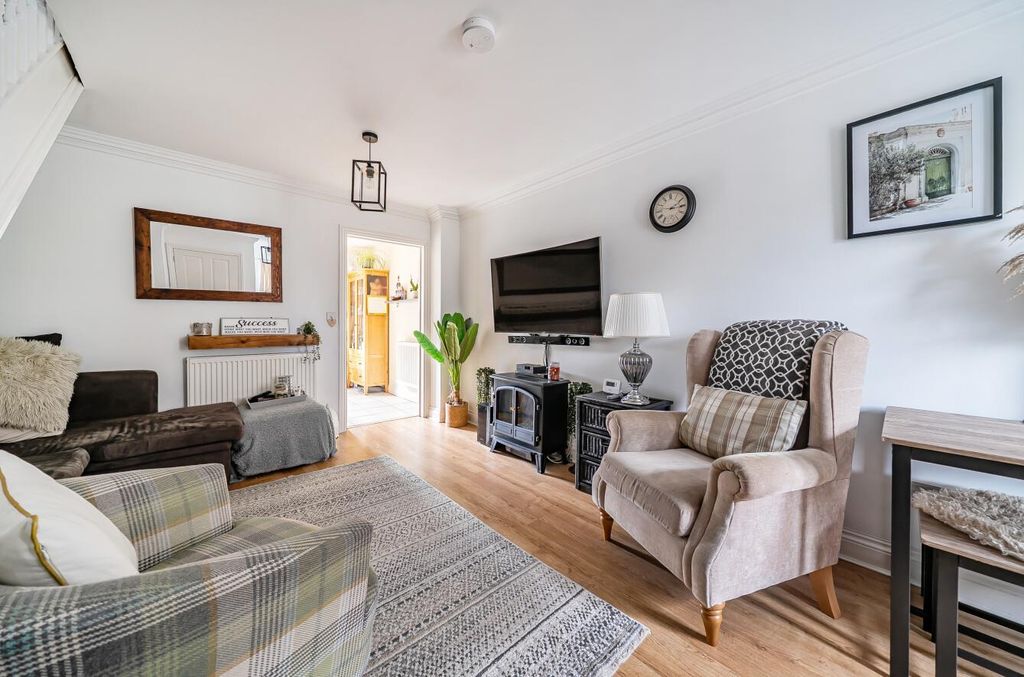 Property photo 2 of 19