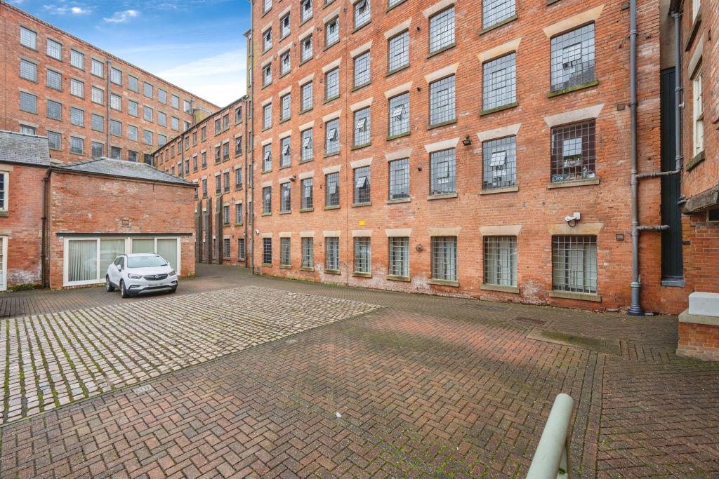 Property photo 1 of 20