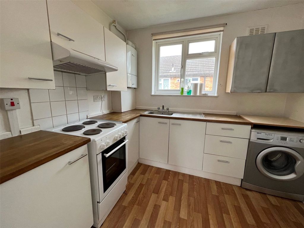 Property photo 2 of 14 Picture No. 52