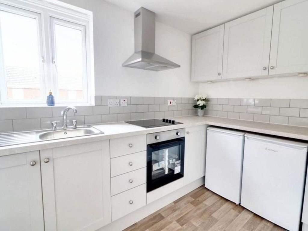 Property photo 2 of 8 Macfarlane Chase 106 Kitchen 2
