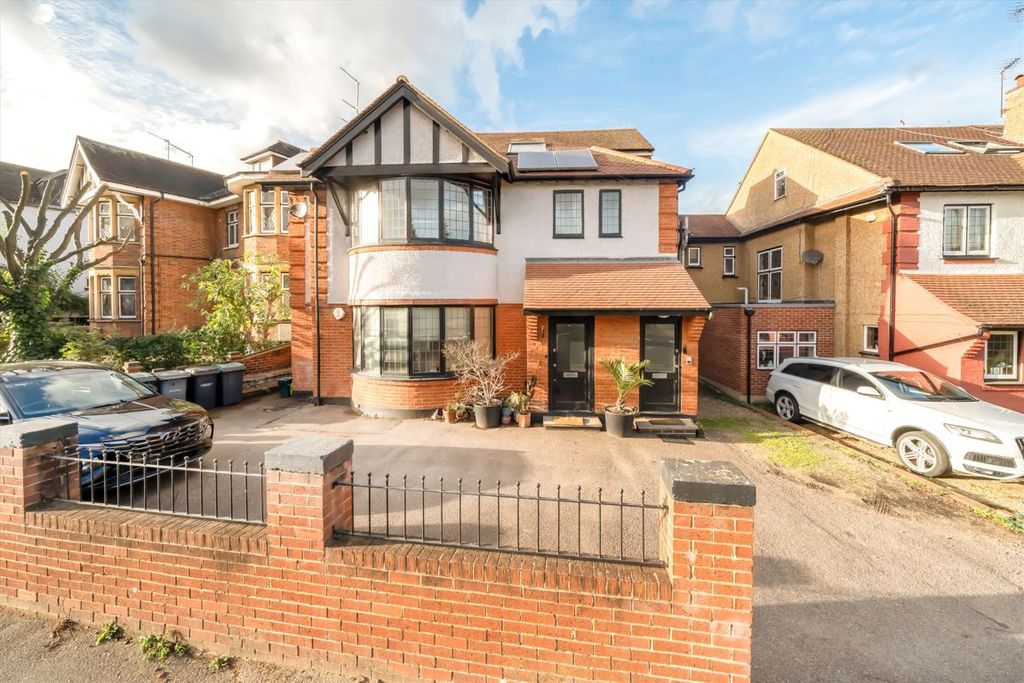 Property photo 1 of 8