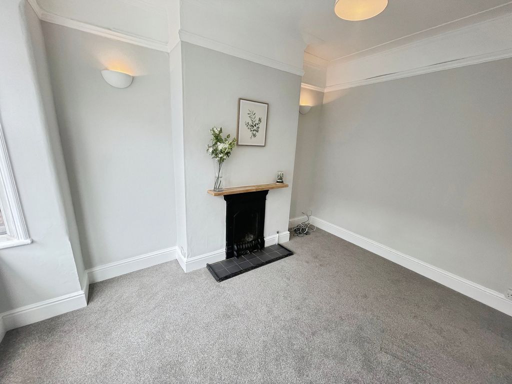 Property photo 2 of 17 Living Room