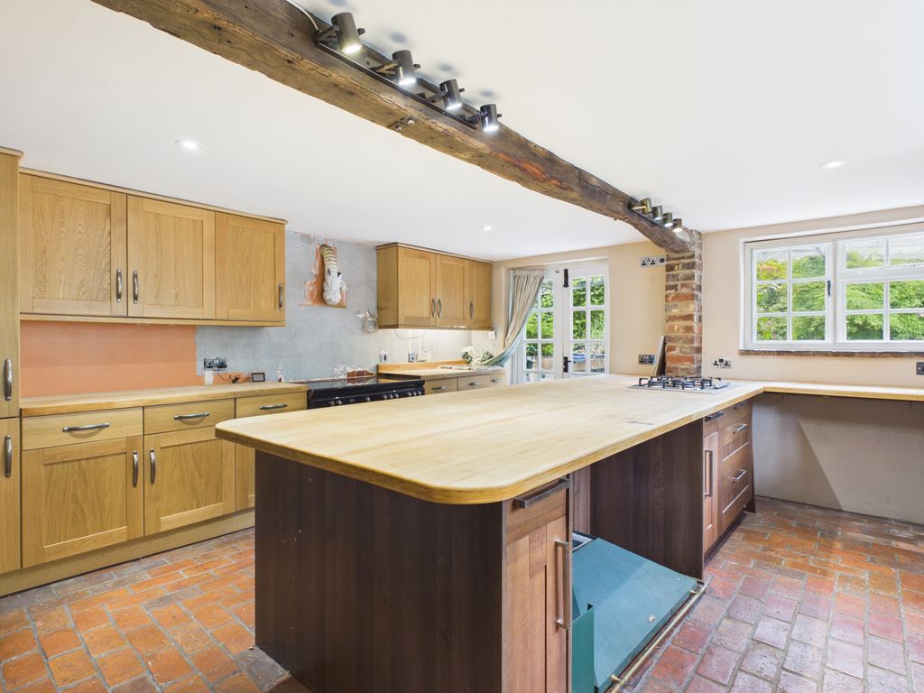 Property photo 2 of 16 Kitchen