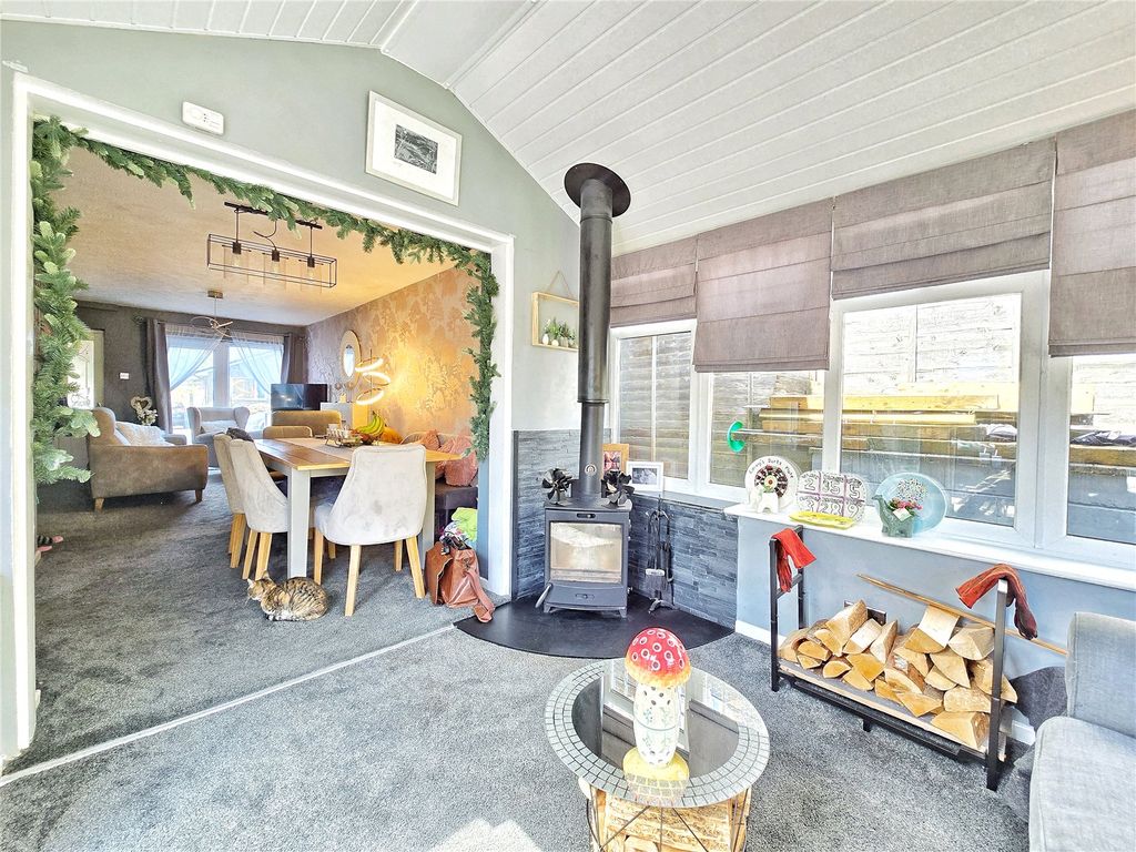 Property photo 2 of 19 Open Plan Living