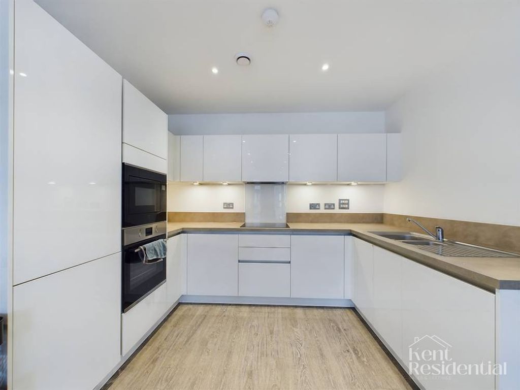 Property photo 1 of 12 Kitchen