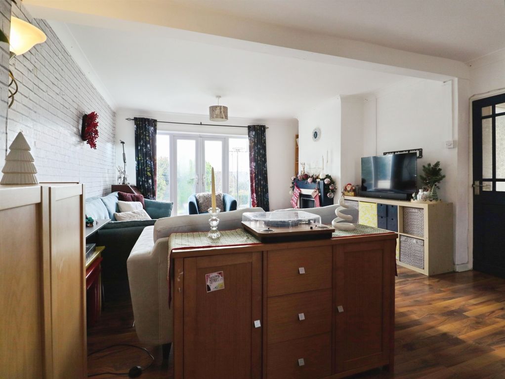 Property photo 3 of 17