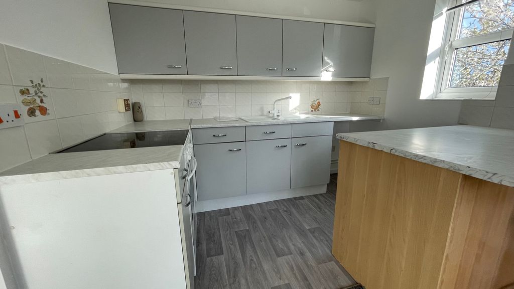 Property photo 3 of 6 Kitchen Area