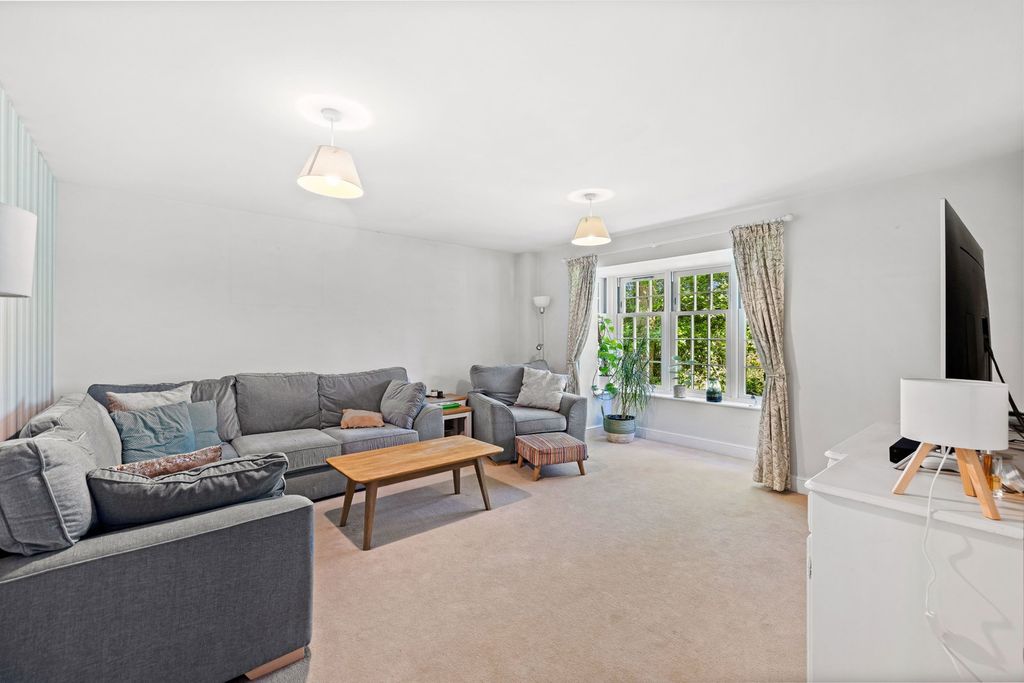 Property photo 2 of 22