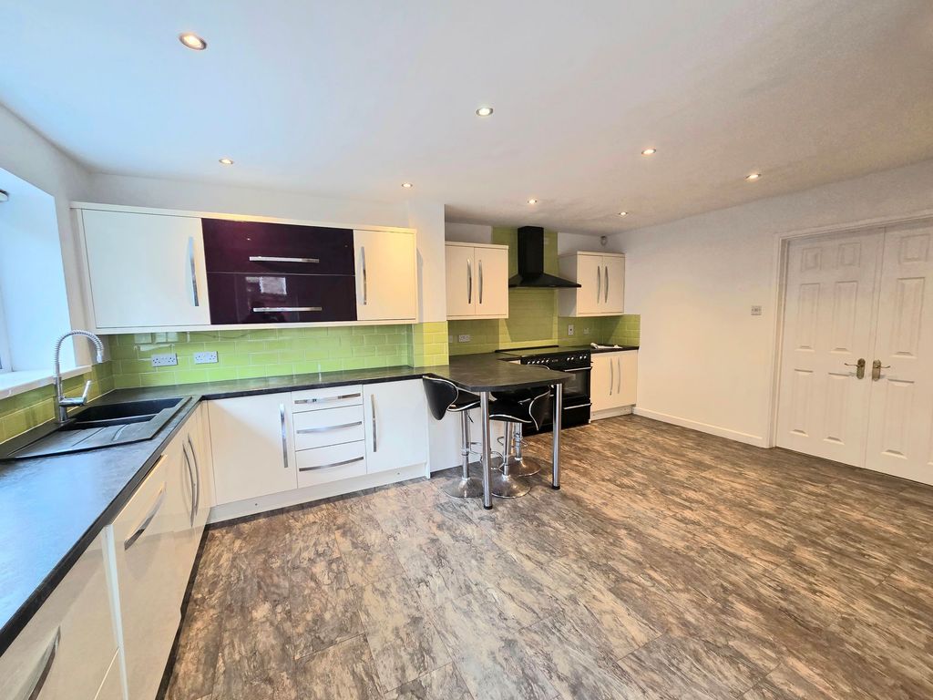 Property photo 2 of 10 Kitchen/Diner