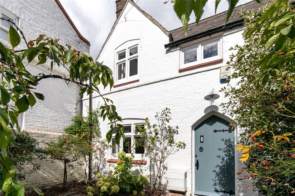 Property photo 1 of 12 External