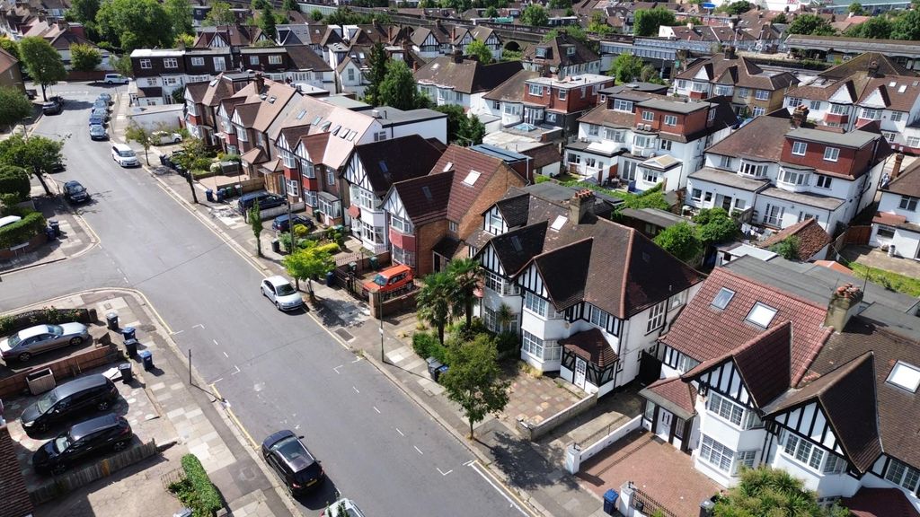 Property photo 1 of 19 External Aerial