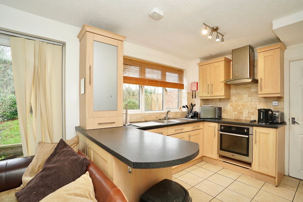 Property photo 3 of 8
