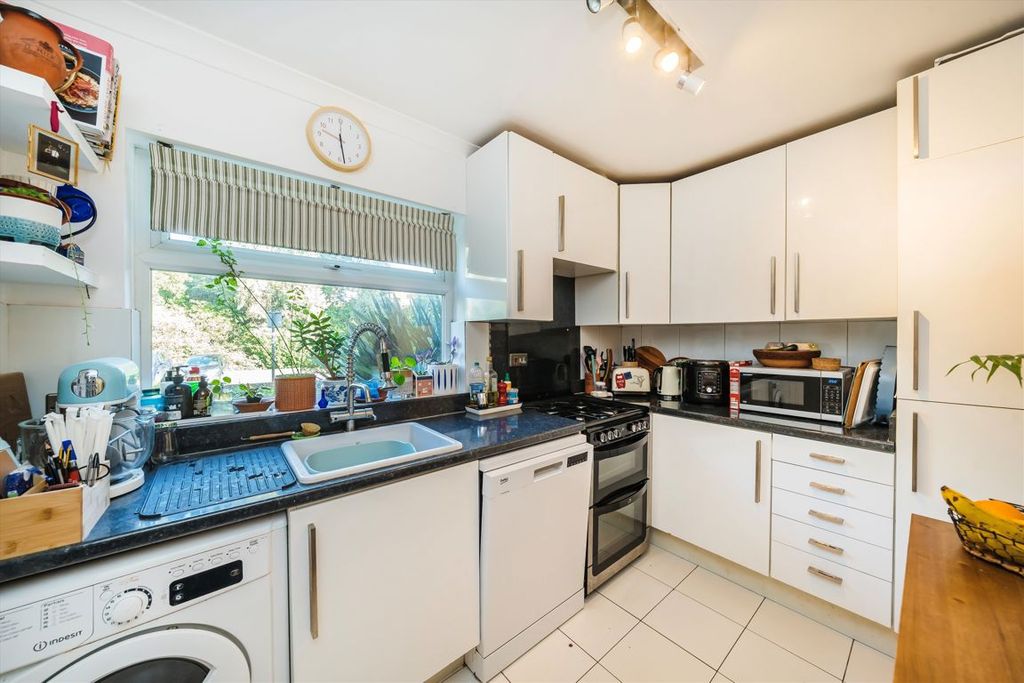 Property photo 2 of 6