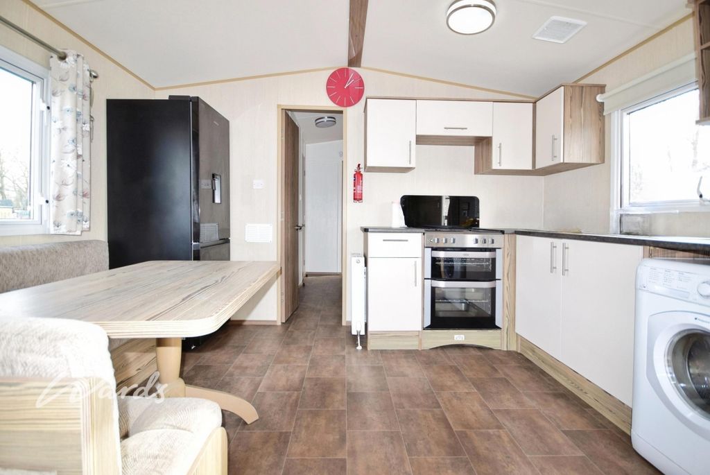 Property photo 2 of 11 Kitchen