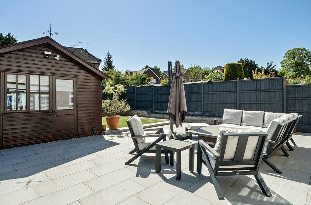 Property photo 3 of 35 1449500-11-69F48E...