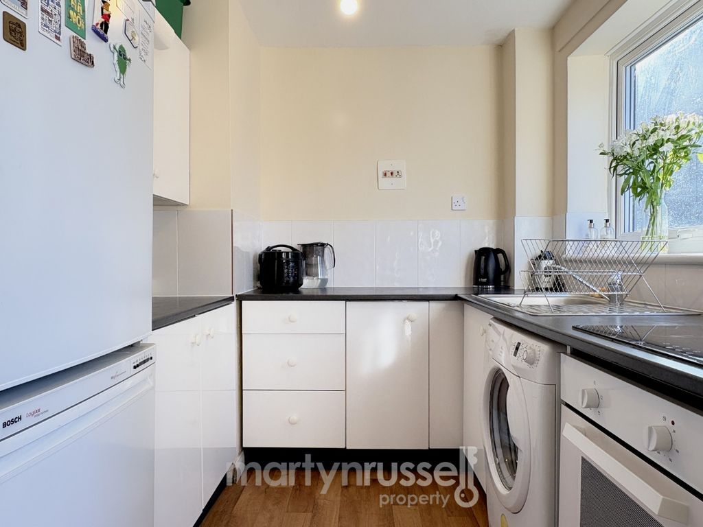 Property photo 3 of 9 4691356