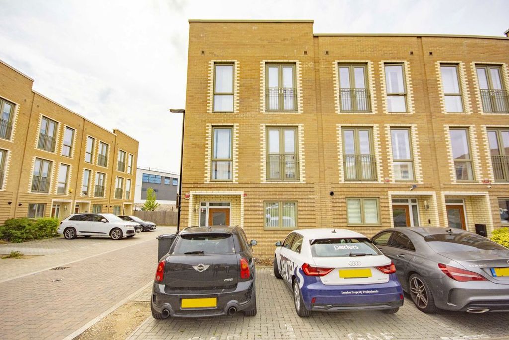 Property photo 1 of 1