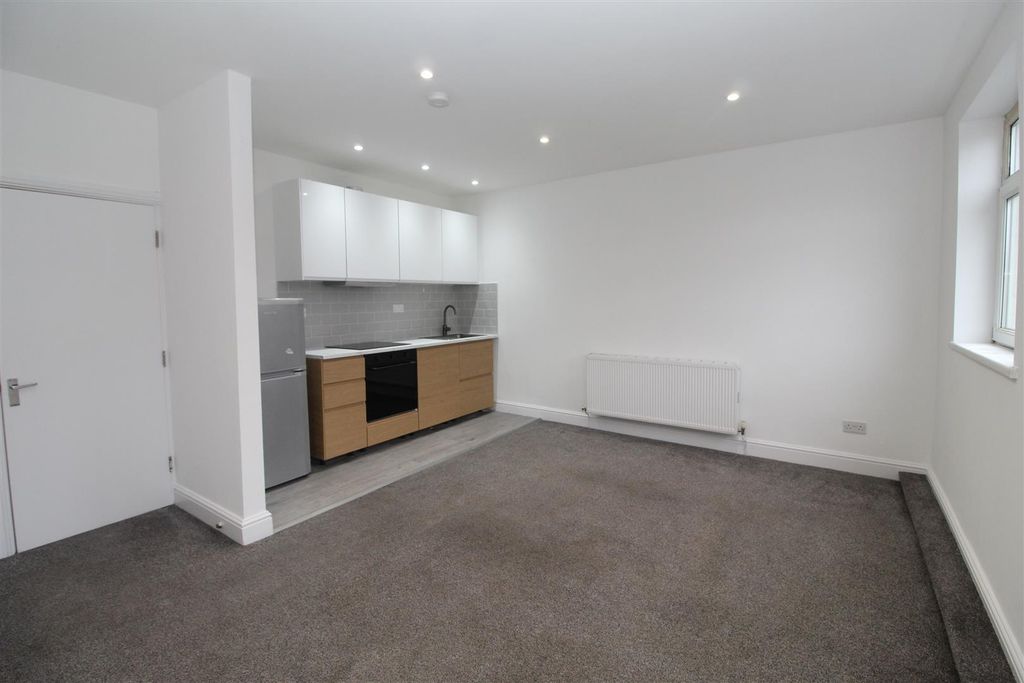 Property photo 2 of 11 Img_1568.Jpg