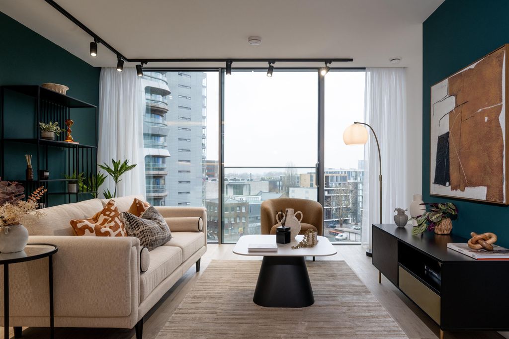 Property photo 3 of 12