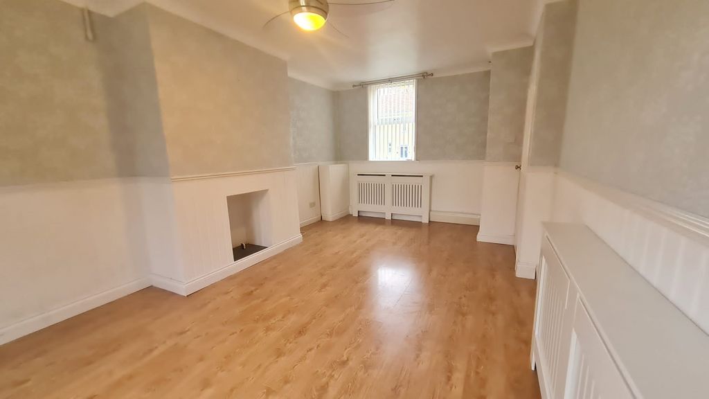 Property photo 2 of 16 Balcony