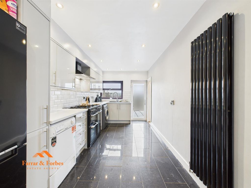 Property photo 2 of 15 Cam03956G0-Pr0197-Still009.Jpg