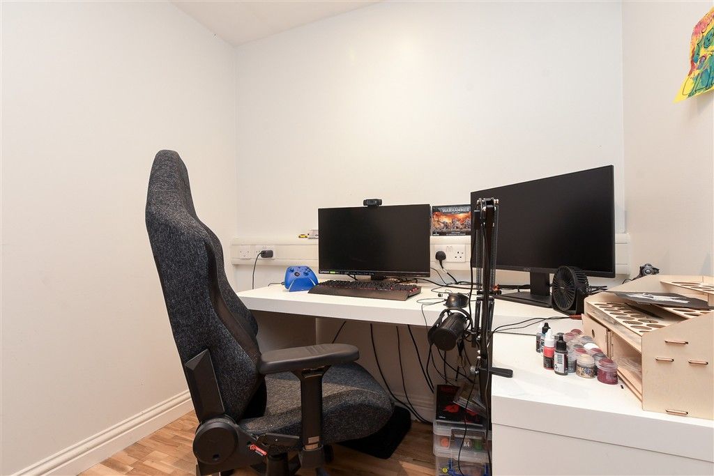 Property photo 3 of 18 Office
