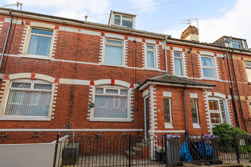 Property photo 1 of 32