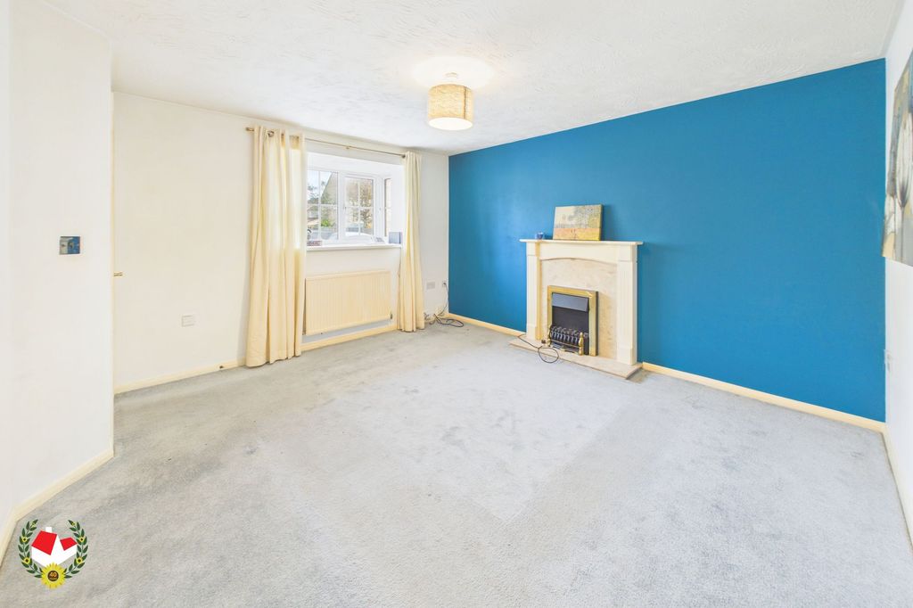 Property photo 2 of 13