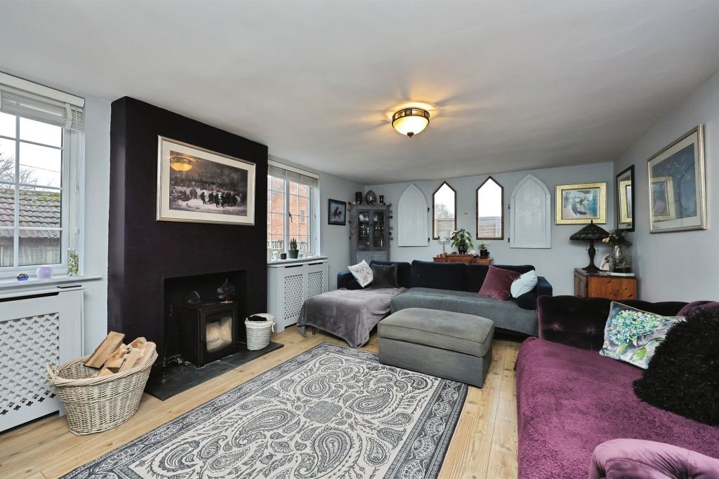 Property photo 2 of 33