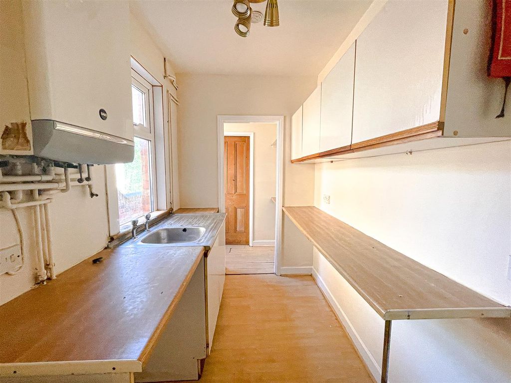 Property photo 2 of 25 Kitchen